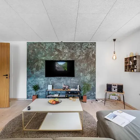 Charming On The 1st Floor In Stadil Hébergement de vacances Tim