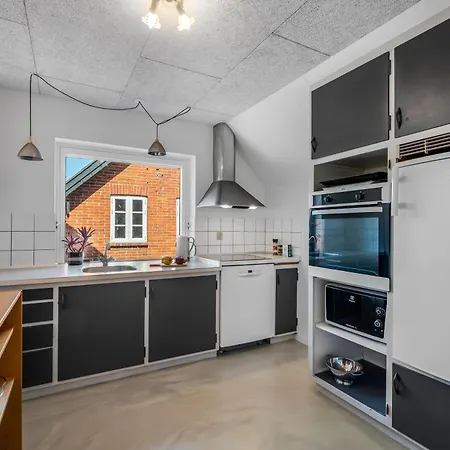Charming On The 1st Floor In Stadil